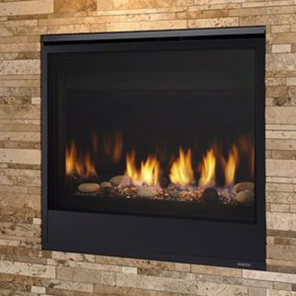Majestic Quartz Direct Vent Gas Fireplace - 32"